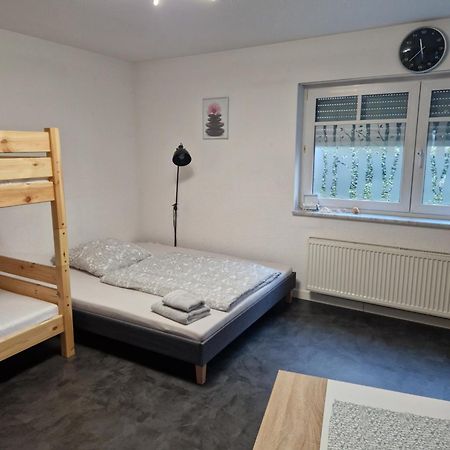 Souterrain-Wohnung Mit Kostenlosem Stellplatz لبسيا المظهر الخارجي الصورة